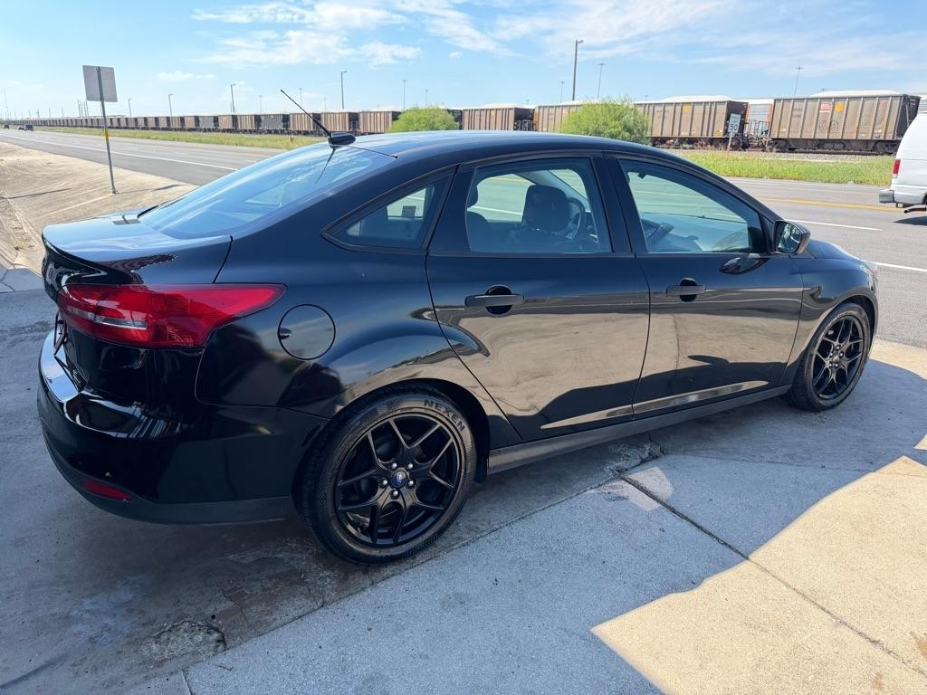 Ford Focus S Sedan 2018