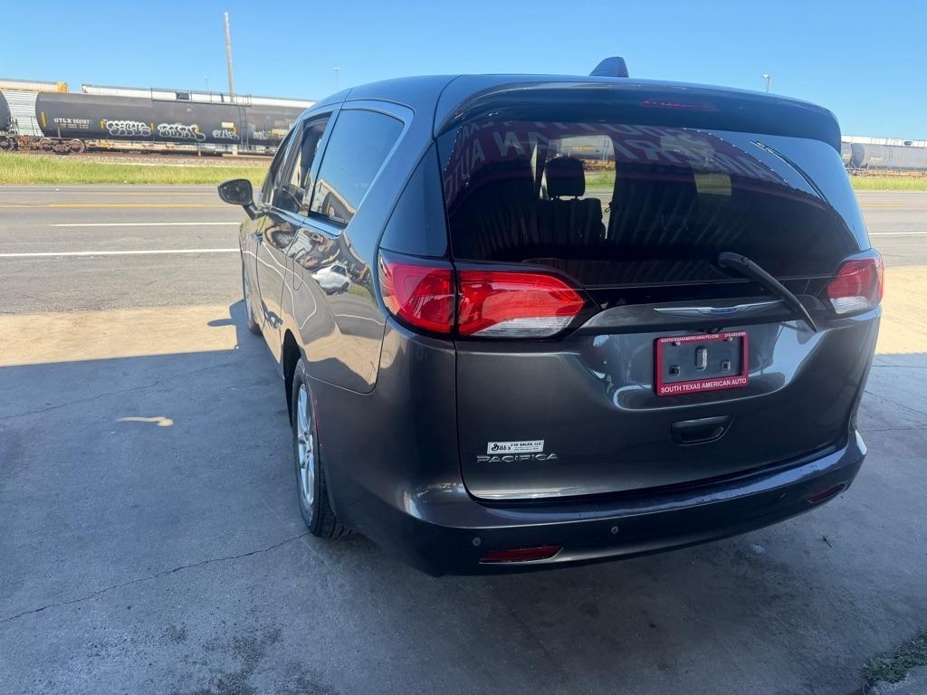 Chrysler Pacifica Touring 2018