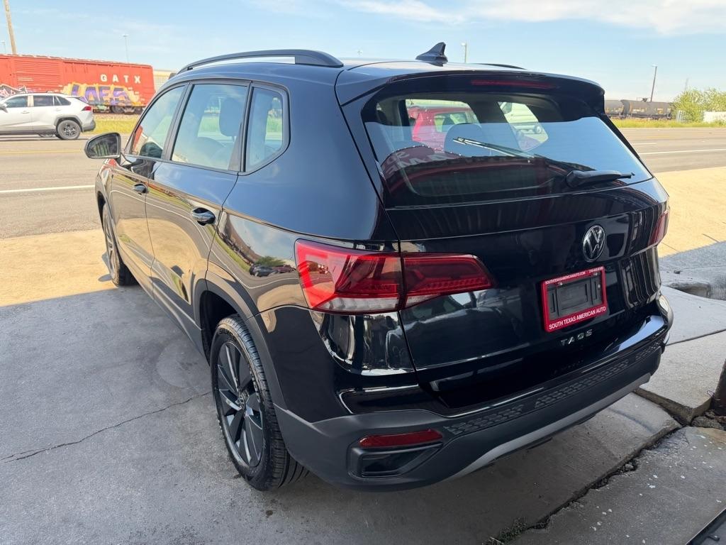 Volkswagen Taos S 2023