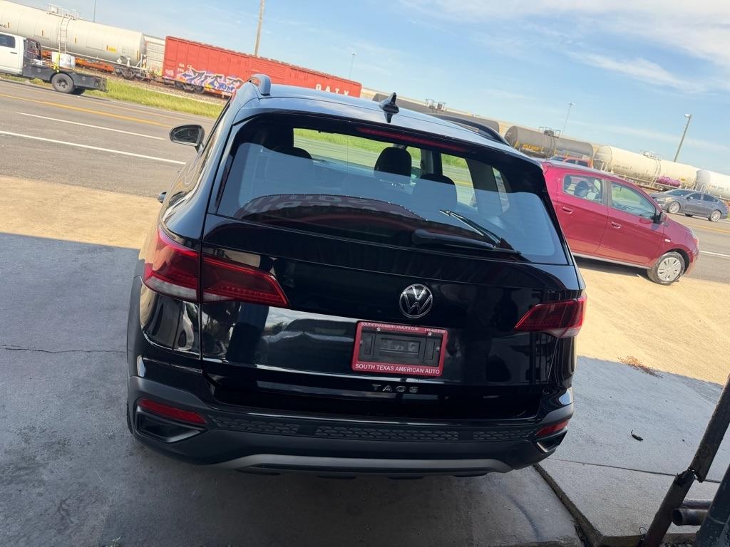 Volkswagen Taos S 2023