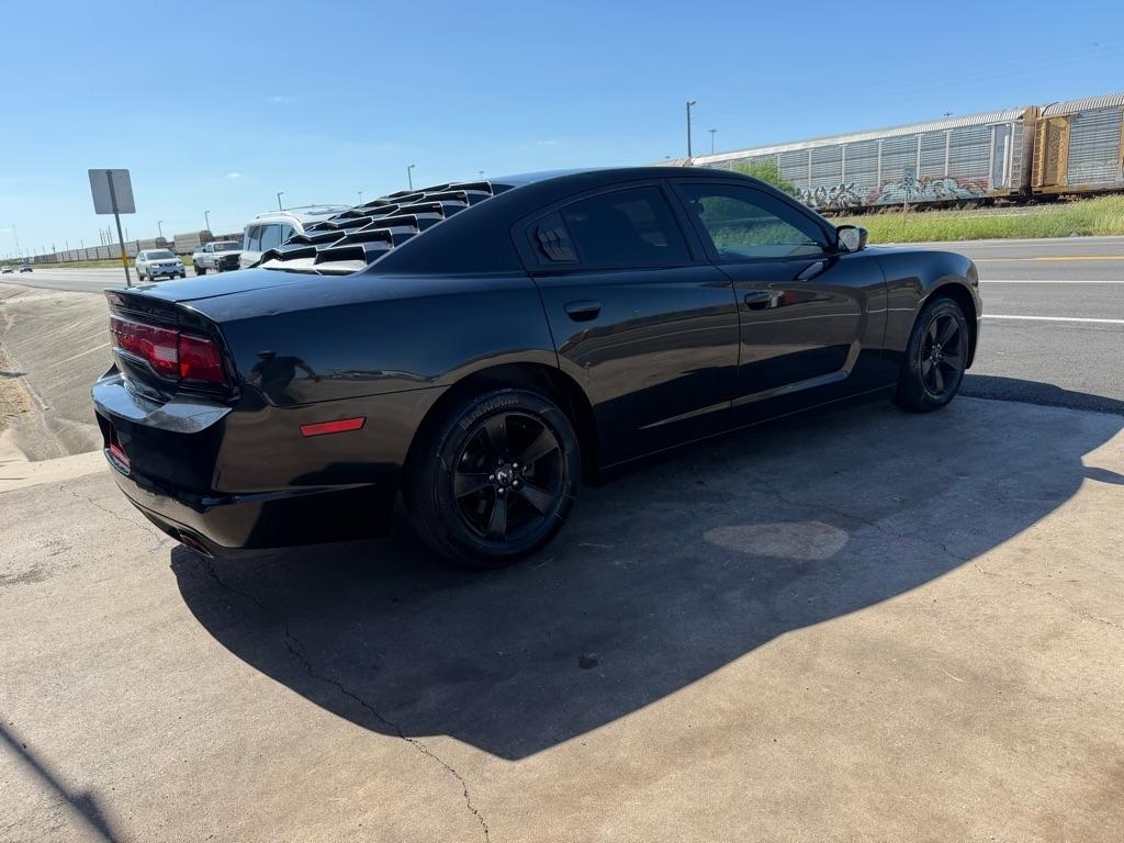 Dodge Charger SE 2012