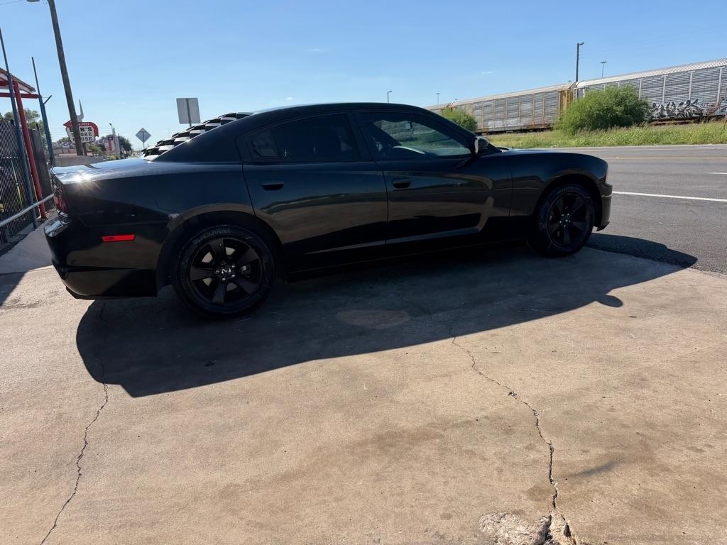 Dodge Charger SE 2012