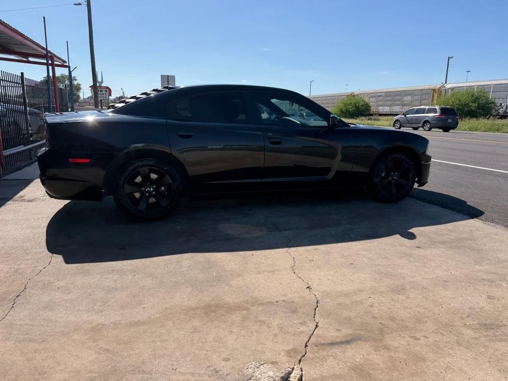 Dodge Charger SE 2012