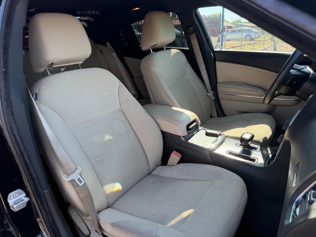 Dodge Charger SE 2012