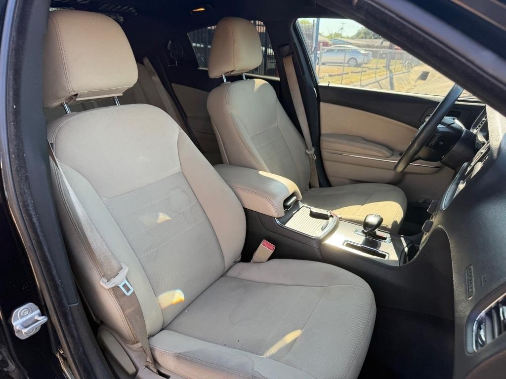 Dodge Charger SE 2012