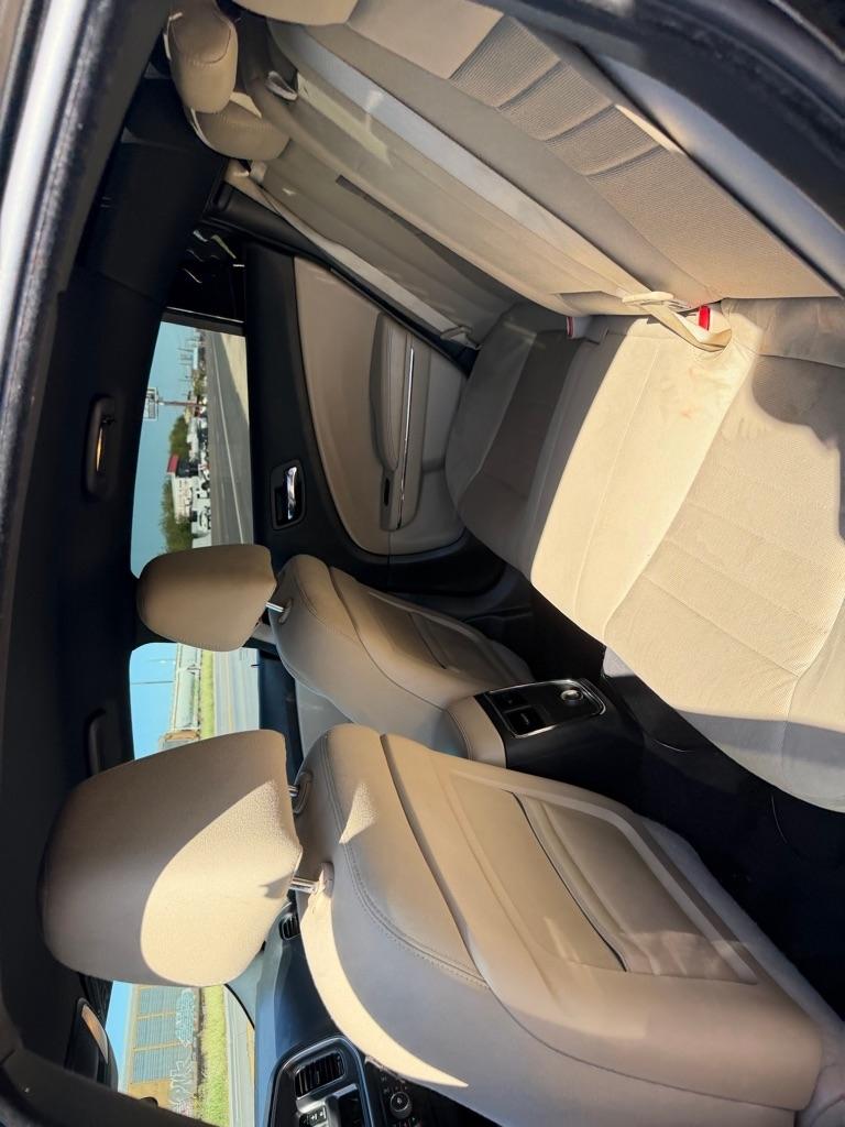 Dodge Charger SE 2012