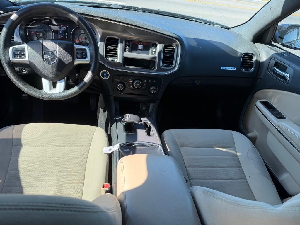 Dodge Charger SE 2012