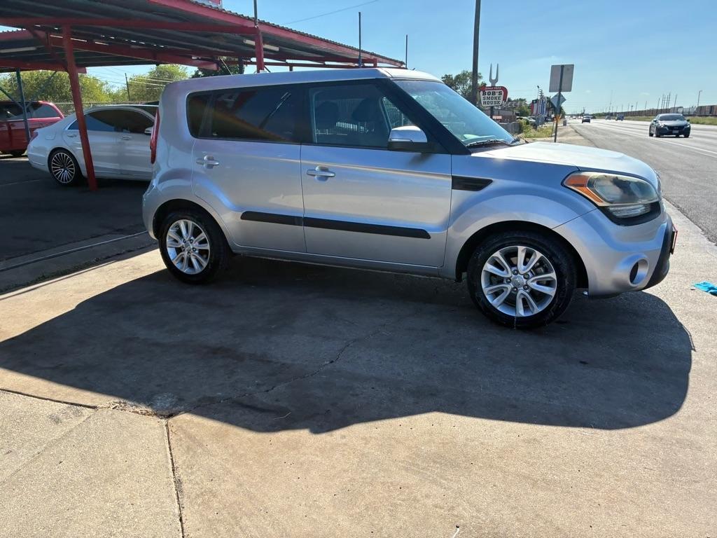 Kia Soul + 2012
