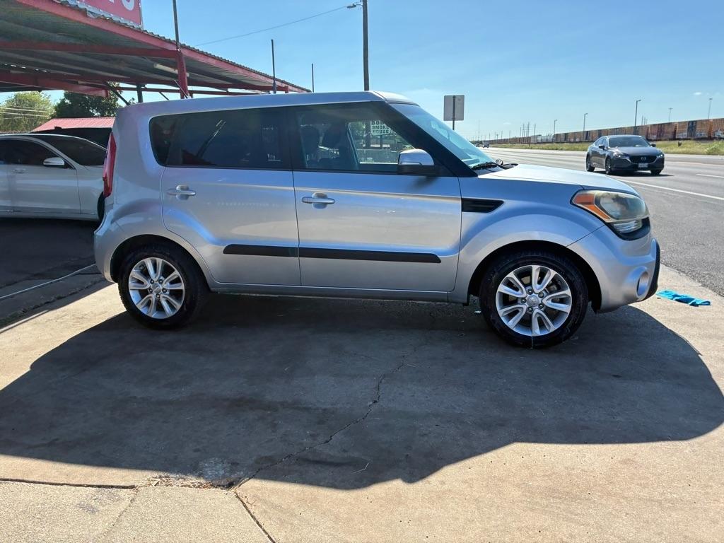 Kia Soul + 2012