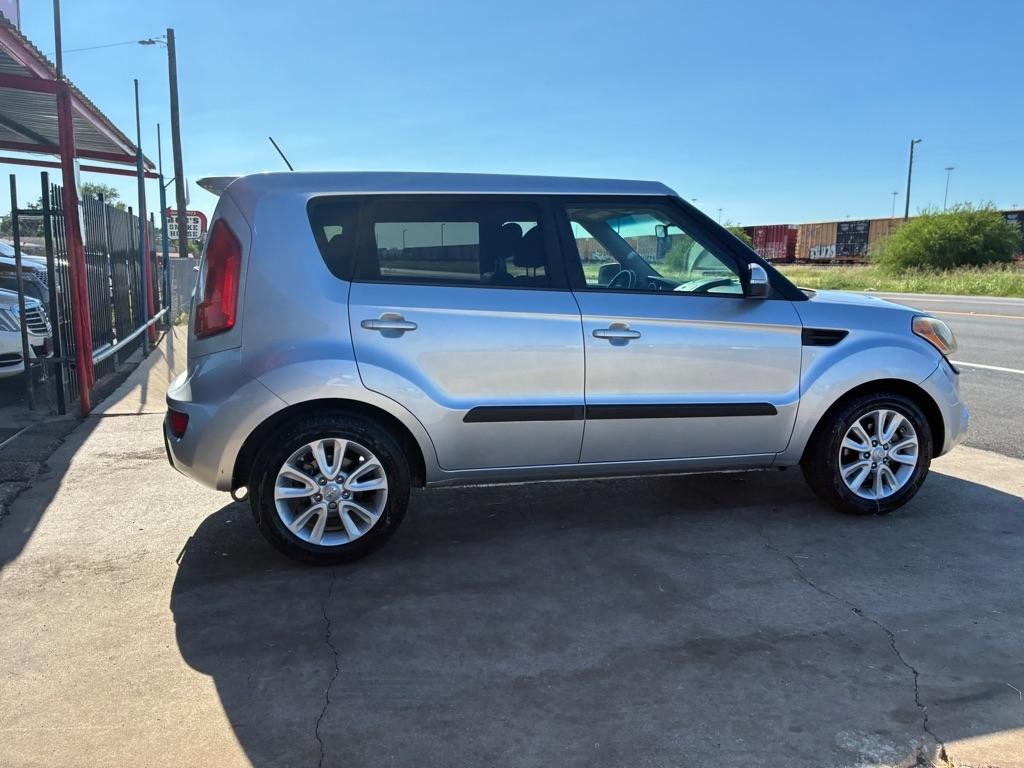 Kia Soul + 2012