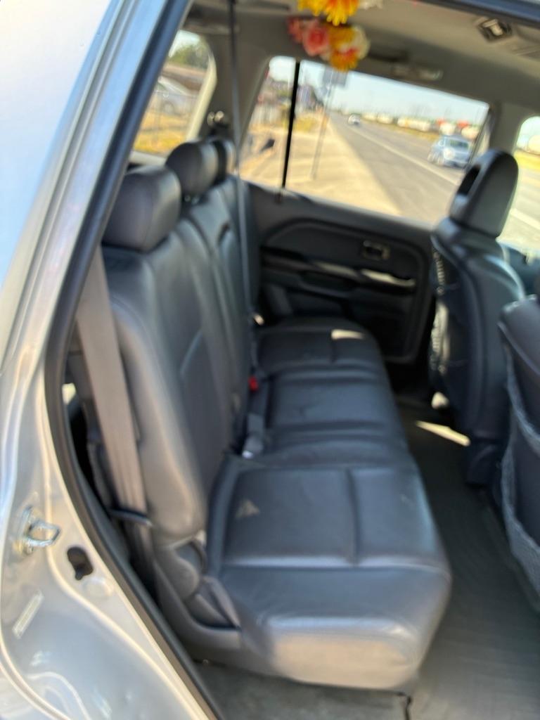 Honda Pilot EX w/ Leather and DVD 2004