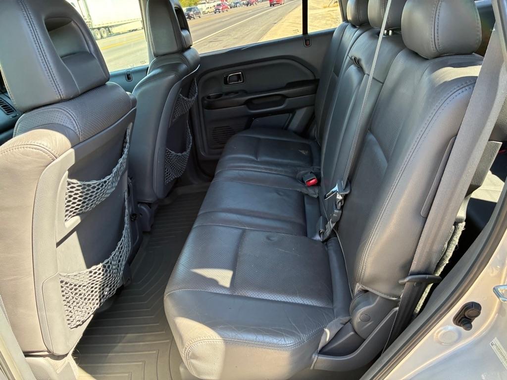 Honda Pilot EX w/ Leather and DVD 2004