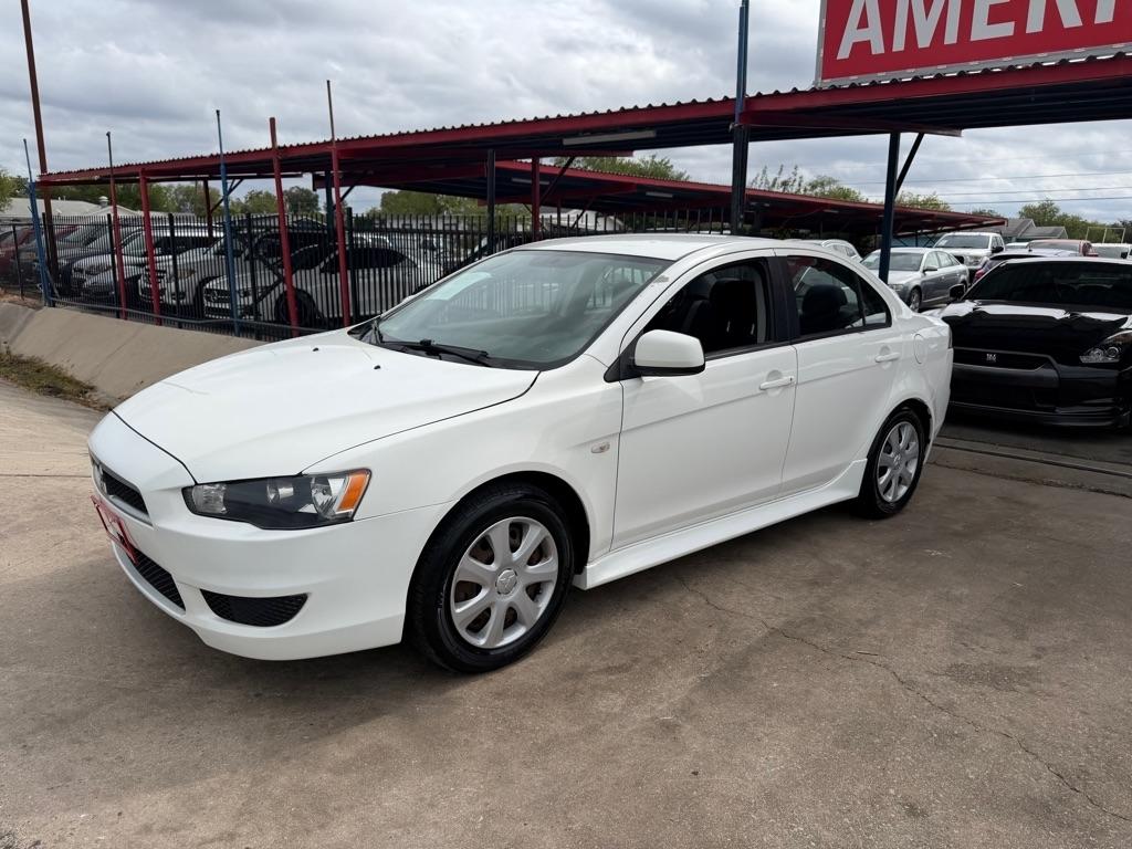 Mitsubishi Lancer ES 2014