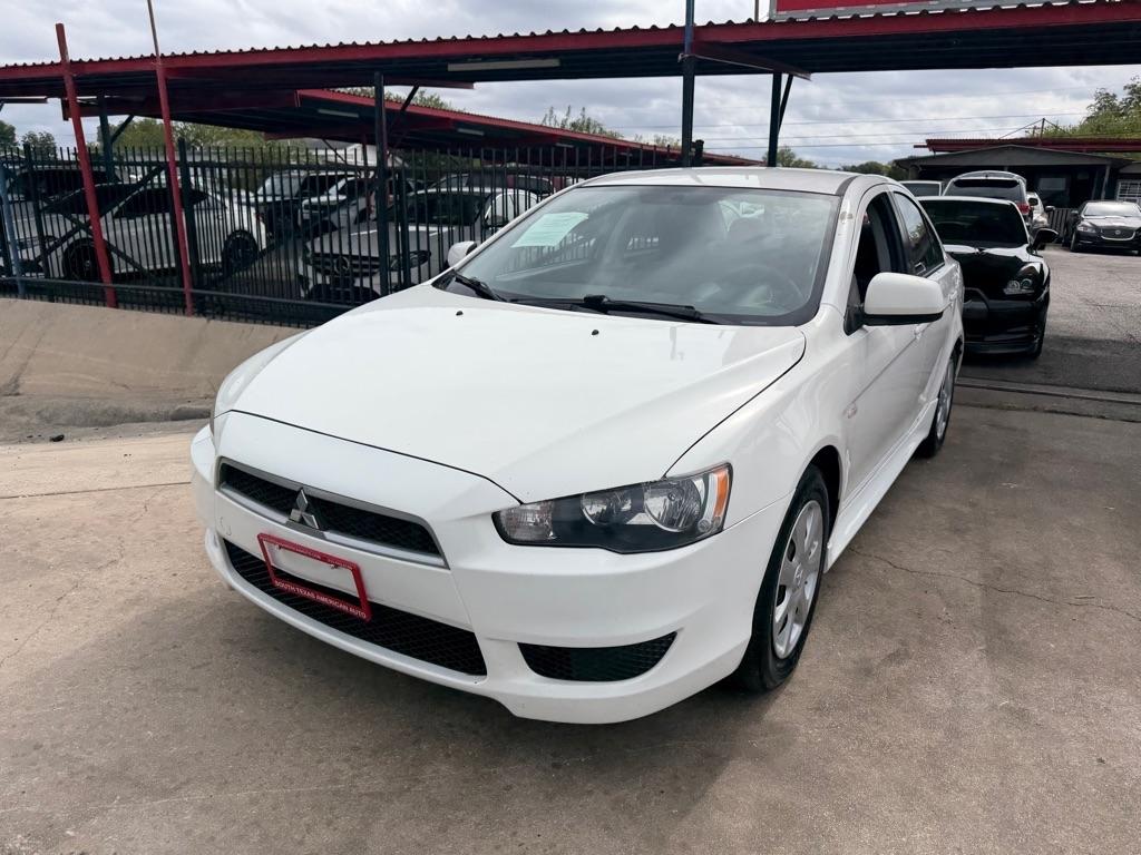 Mitsubishi Lancer ES 2014
