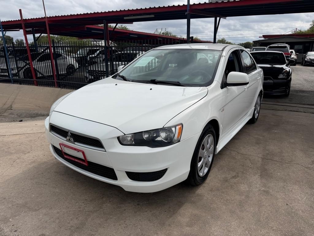 Mitsubishi Lancer ES 2014