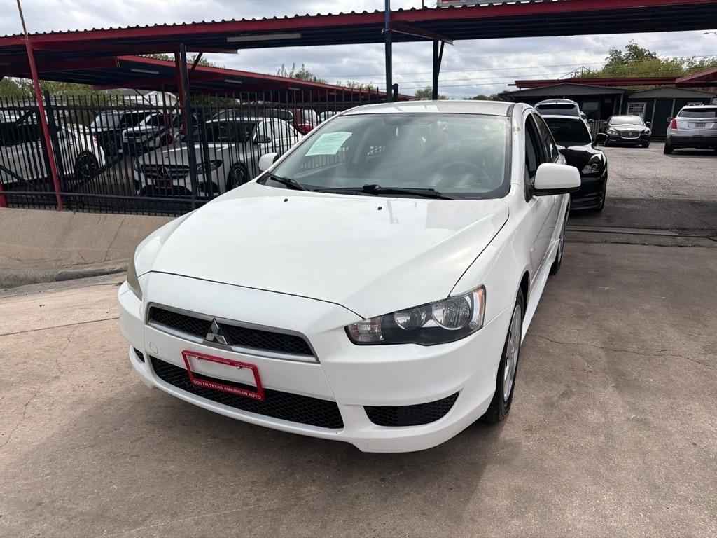 Mitsubishi Lancer ES 2014