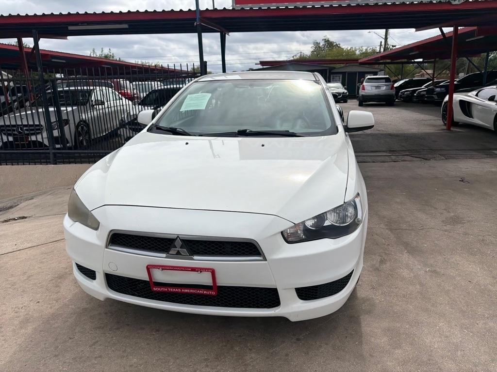 Mitsubishi Lancer ES 2014