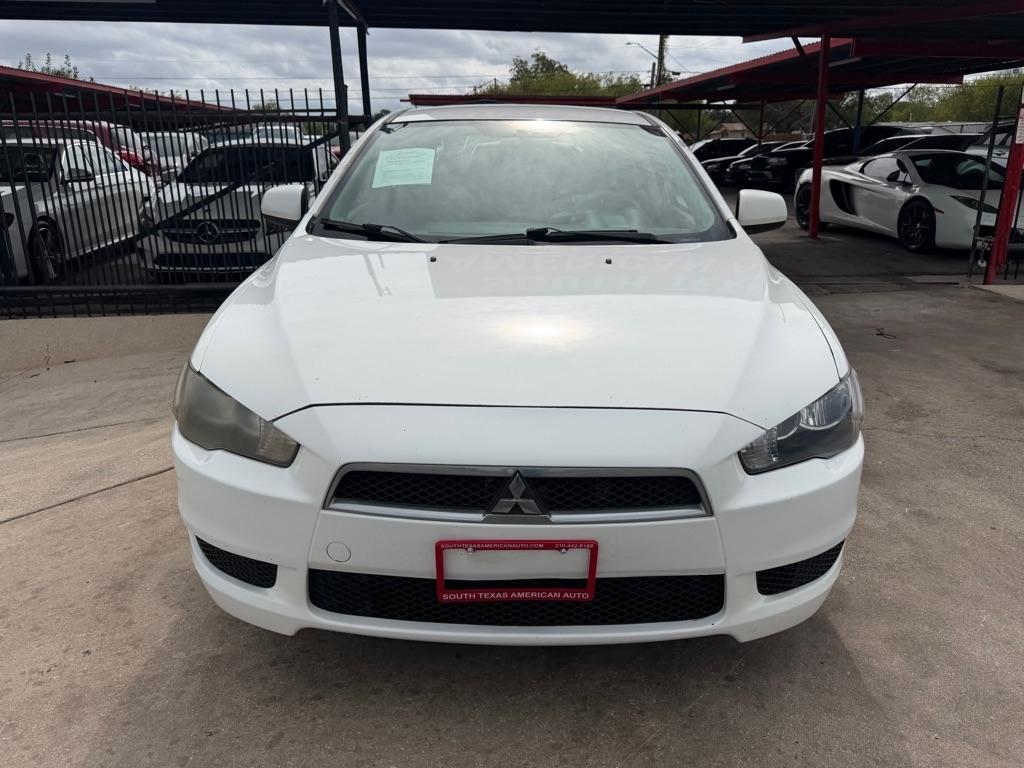 Mitsubishi Lancer ES 2014