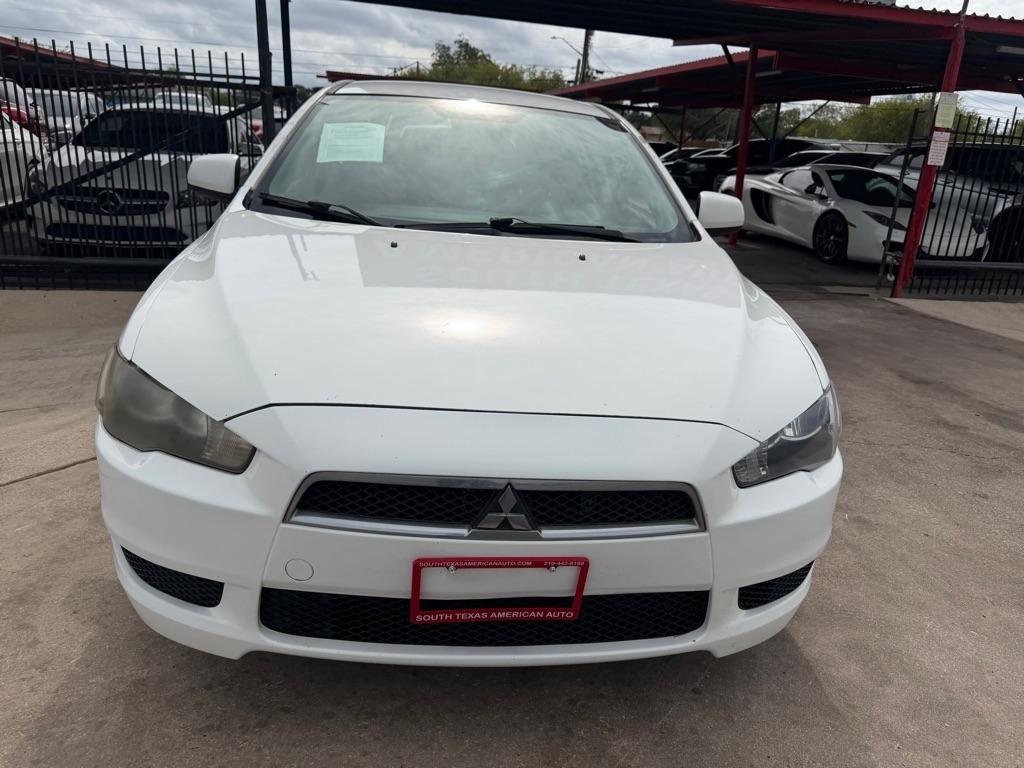 Mitsubishi Lancer ES 2014