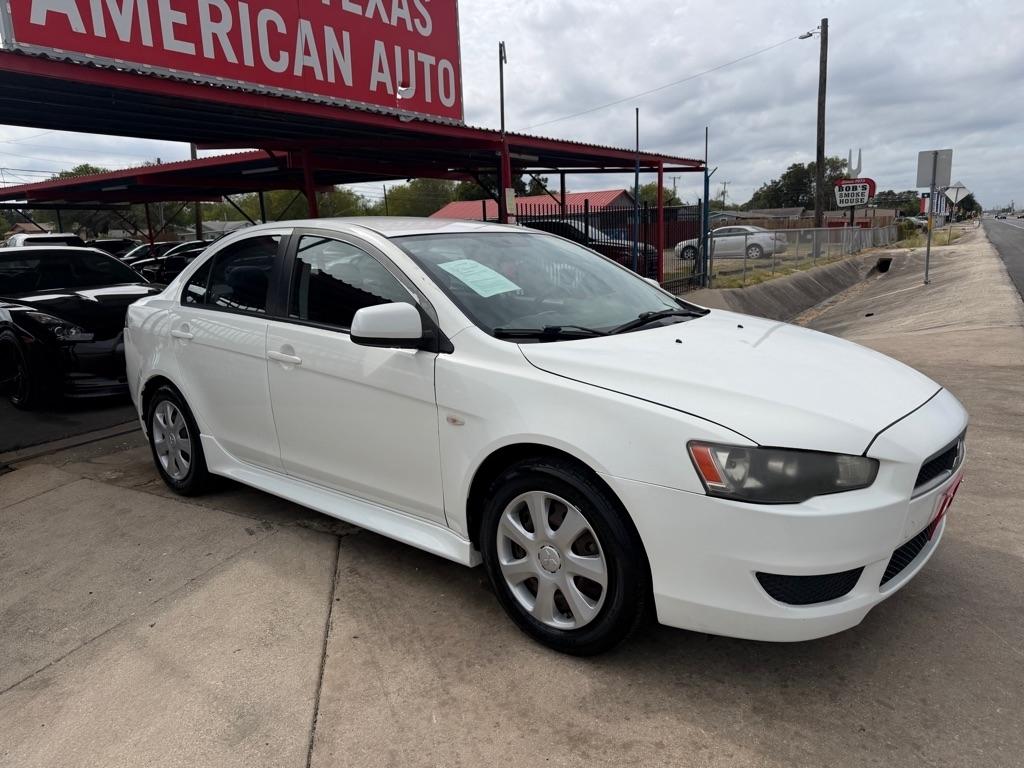 Mitsubishi Lancer ES 2014
