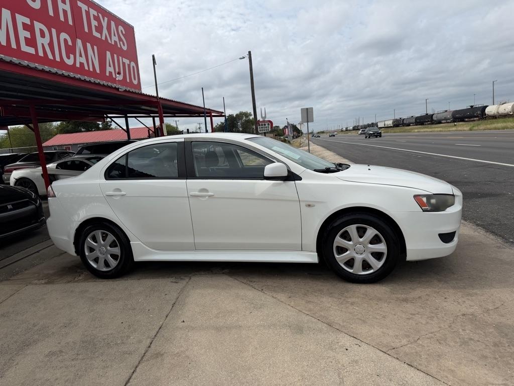 Mitsubishi Lancer ES 2014