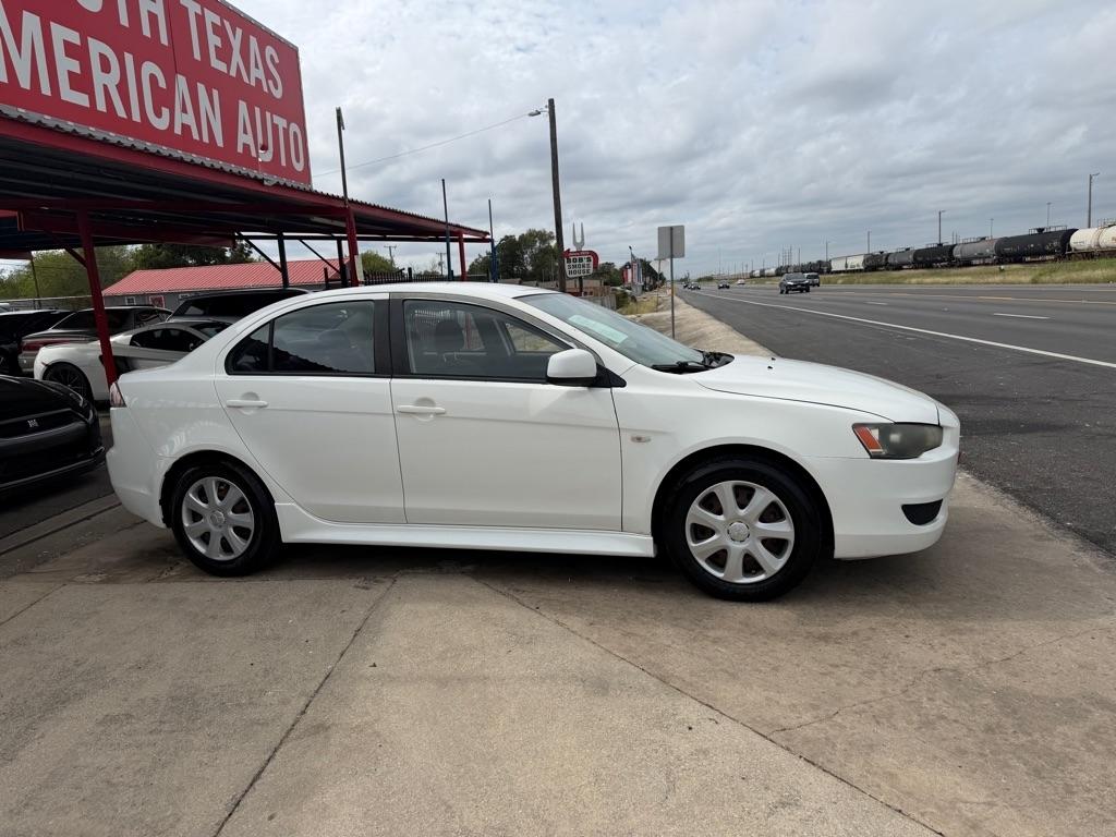 Mitsubishi Lancer ES 2014