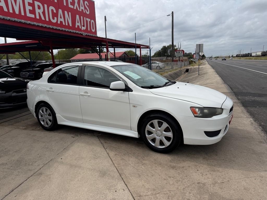 Mitsubishi Lancer ES 2014