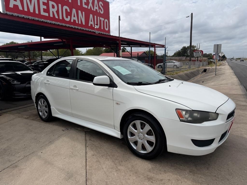 Mitsubishi Lancer ES 2014