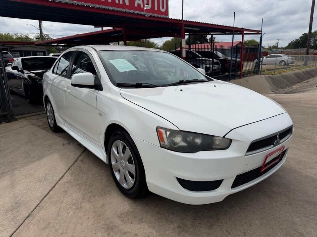 Mitsubishi Lancer ES 2014
