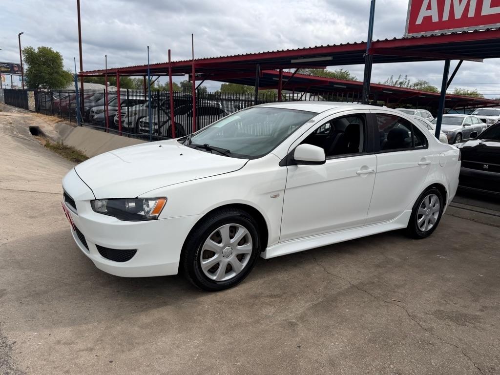 Mitsubishi Lancer ES 2014