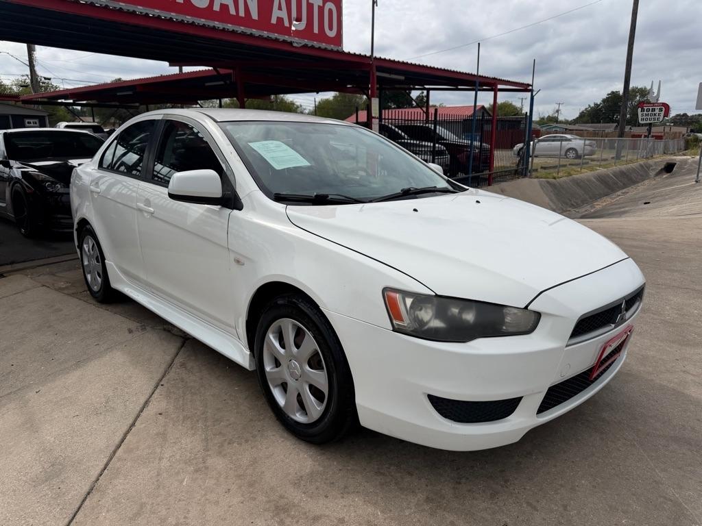 Mitsubishi Lancer ES 2014