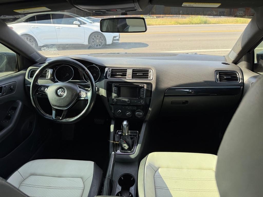 Volkswagen Jetta SE 6A 2015