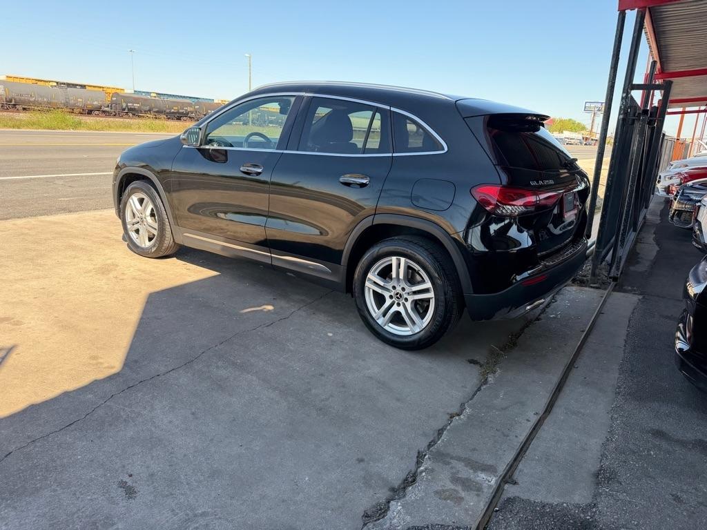 Mercedes-Benz GLA-Class GLA250 4MATIC 2021