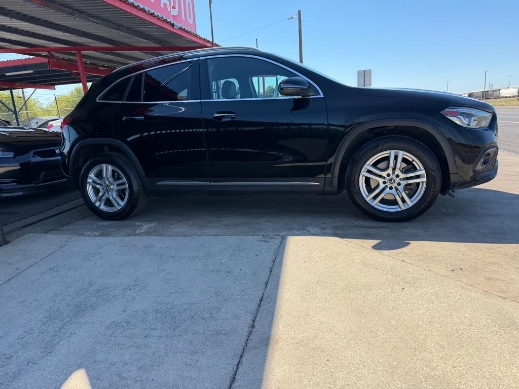 Mercedes-Benz GLA-Class GLA250 4MATIC 2021