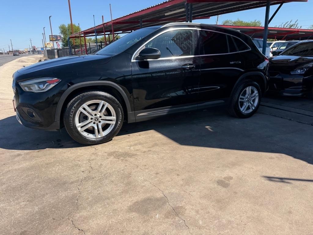 Mercedes-Benz GLA-Class GLA250 4MATIC 2021