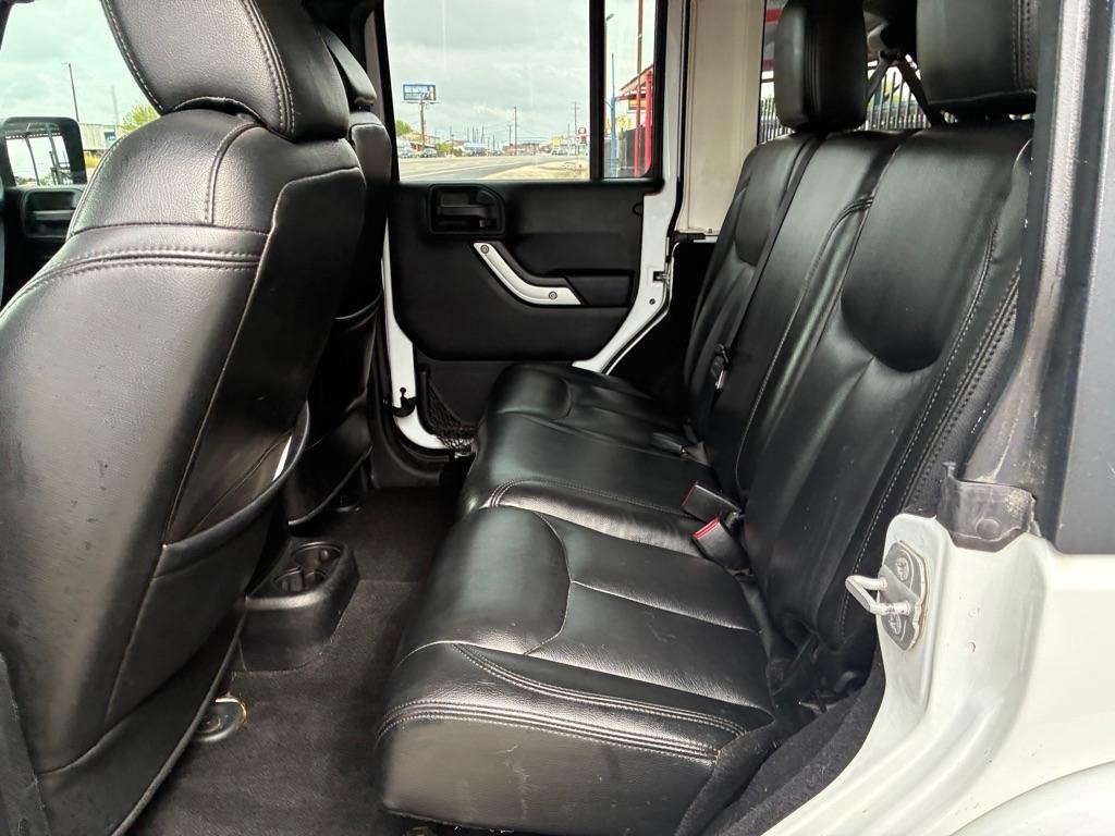 Jeep Wrangler Unlimited Sahara 4WD 2014