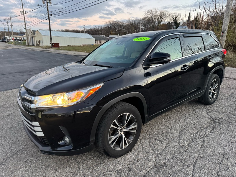 Toyota Highlander LE Plus FWD V6 2017