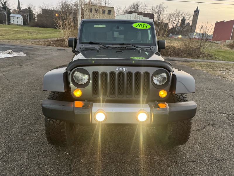 Jeep Wrangler 4WD 4dr Unlimited Sahara 2014