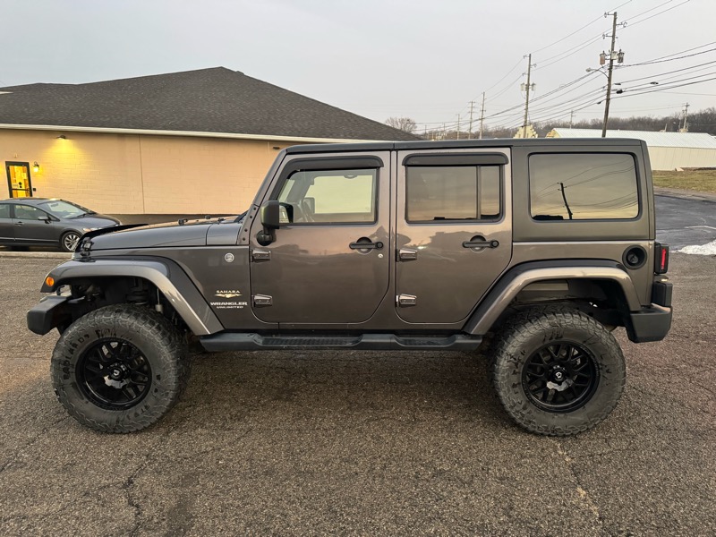 Jeep Wrangler 4WD 4dr Unlimited Sahara 2014