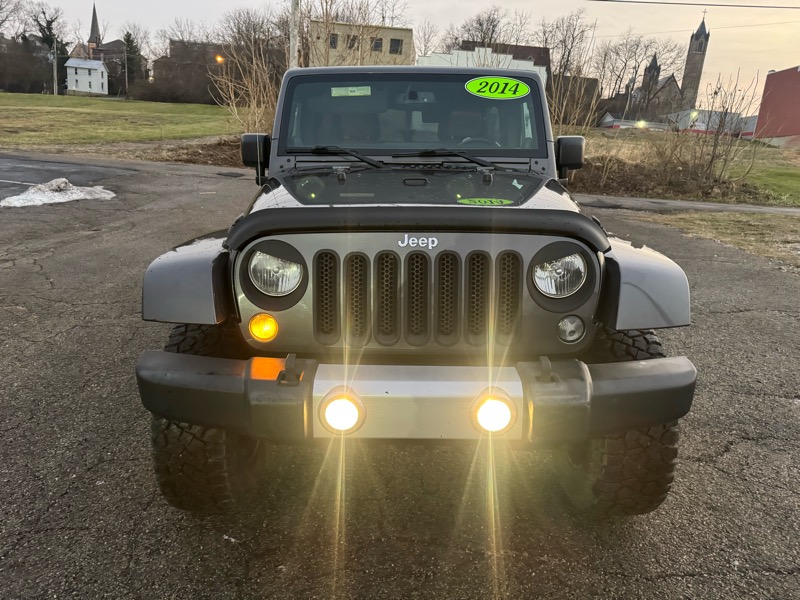 Jeep Wrangler 4WD 4dr Unlimited Sahara 2014