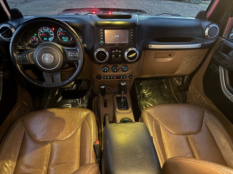 Jeep Wrangler 4WD 4dr Unlimited Sahara 2014