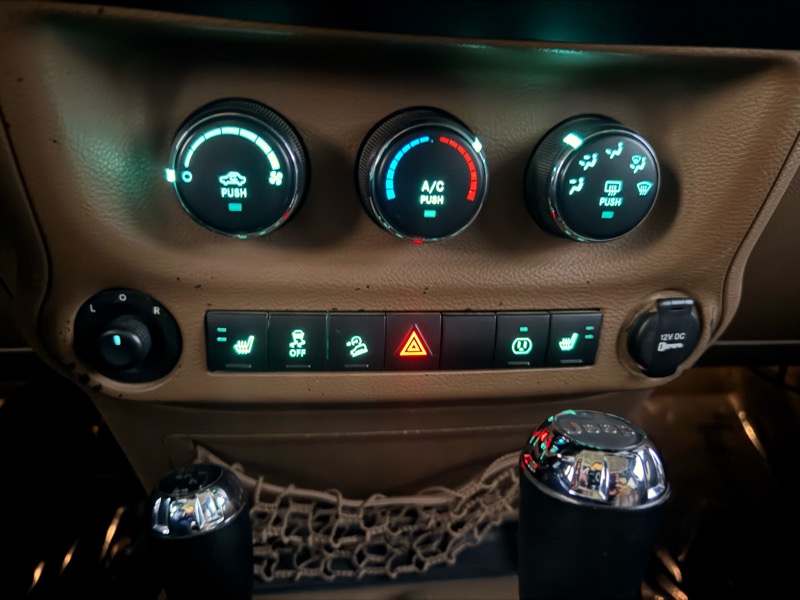 Jeep Wrangler 4WD 4dr Unlimited Sahara 2014