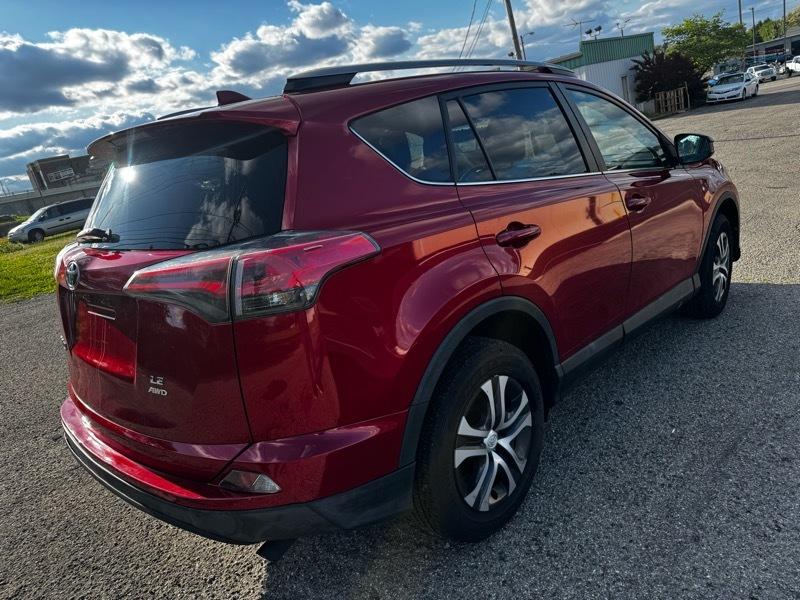 Toyota RAV4 LE AWD 2017
