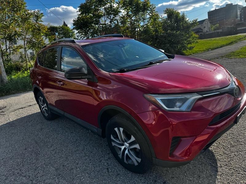 Toyota RAV4 LE AWD 2017