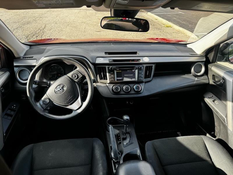 Toyota RAV4 LE AWD 2017