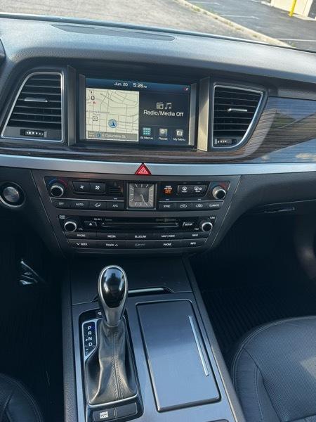 Hyundai Genesis 3.8L 2015