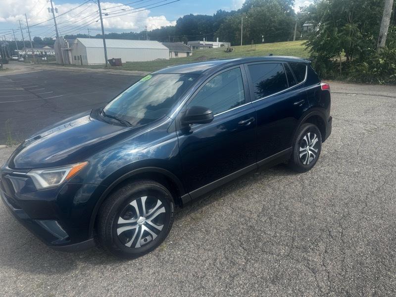 Toyota RAV4 LE FWD 2018