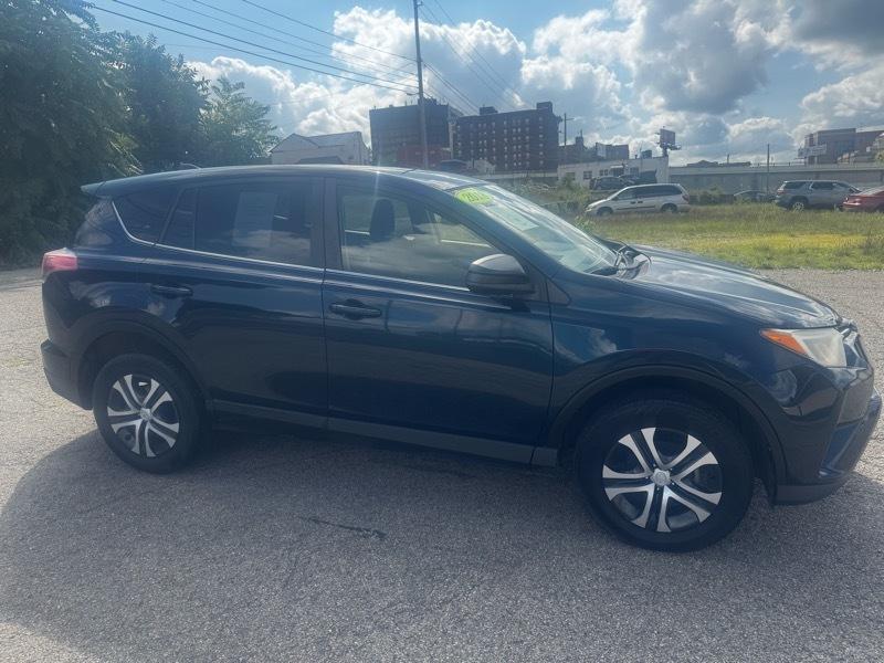 Toyota RAV4 LE FWD 2018