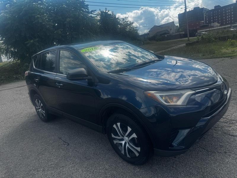 Toyota RAV4 LE FWD 2018