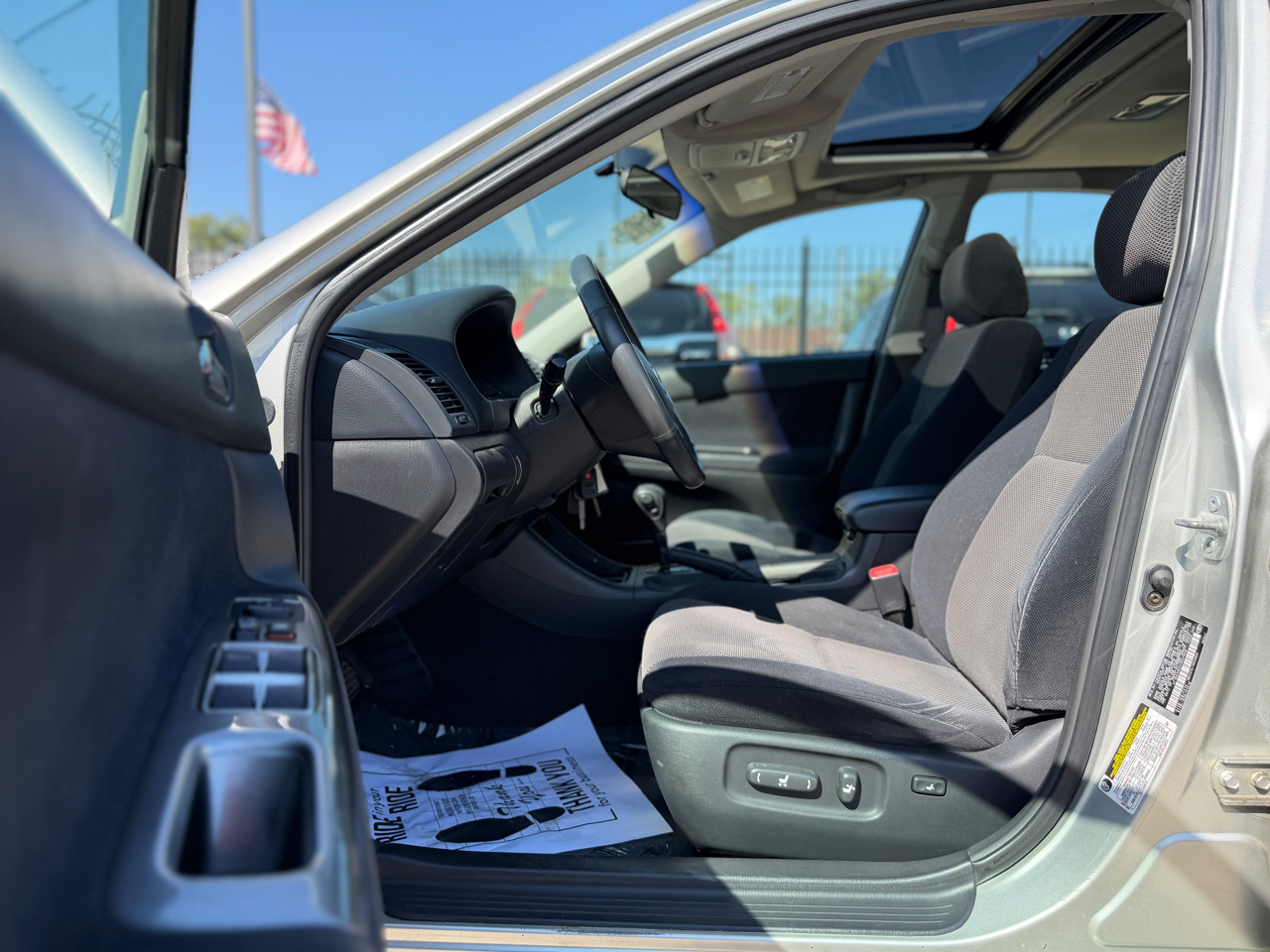 2004 Toyota Camry SE V6 photo 12